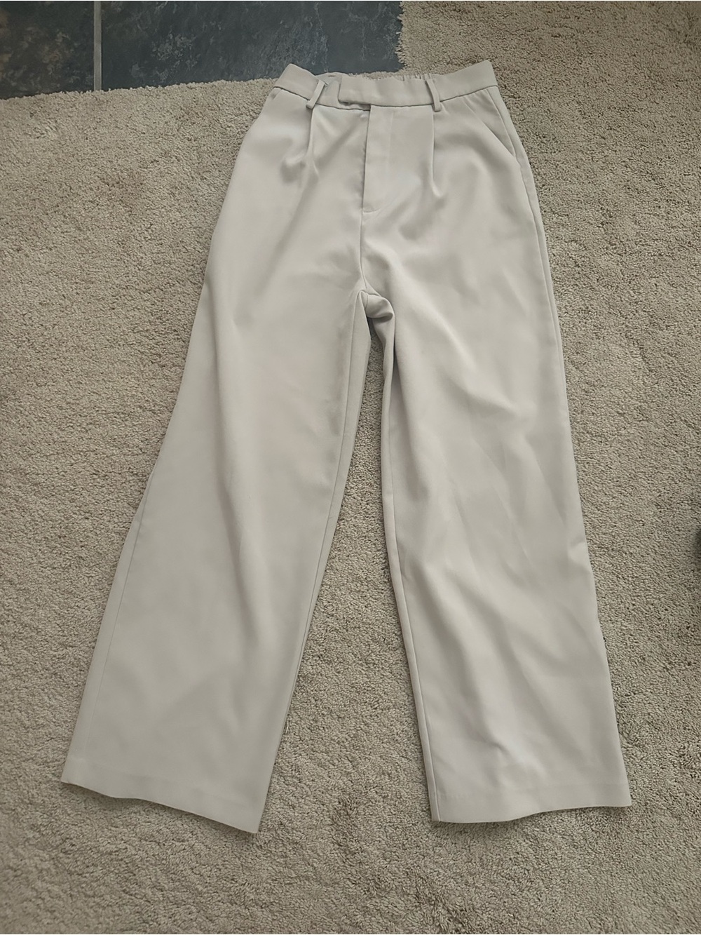 J.ING Wide-Leg Pants in Light Gray